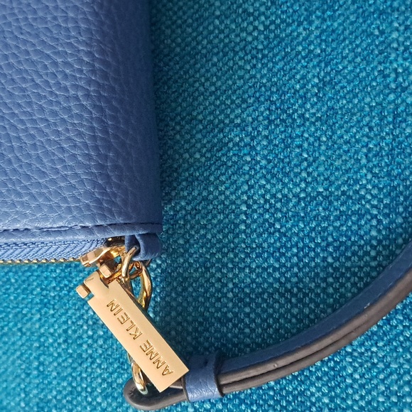 Anne Klein Blue Leather Wristlet Wallet. New. - Picture 2 of 7